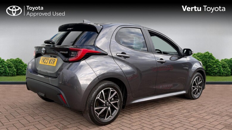 Toyota Yaris 1.5 Hybrid Design 5dr CVT Hybrid Hatchback